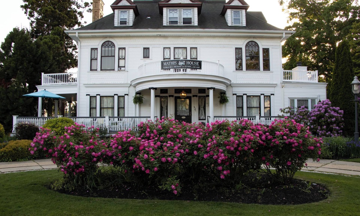 Toms River Bed & Breakfast | Mathis House, A Victorian Bed & Breakfast and Tea Room at 600 Main