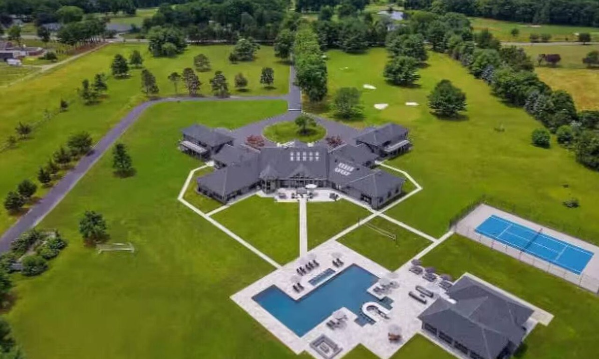 Wall Township House | Mattaccino - New Jersey - Estate w/Pool & Spa