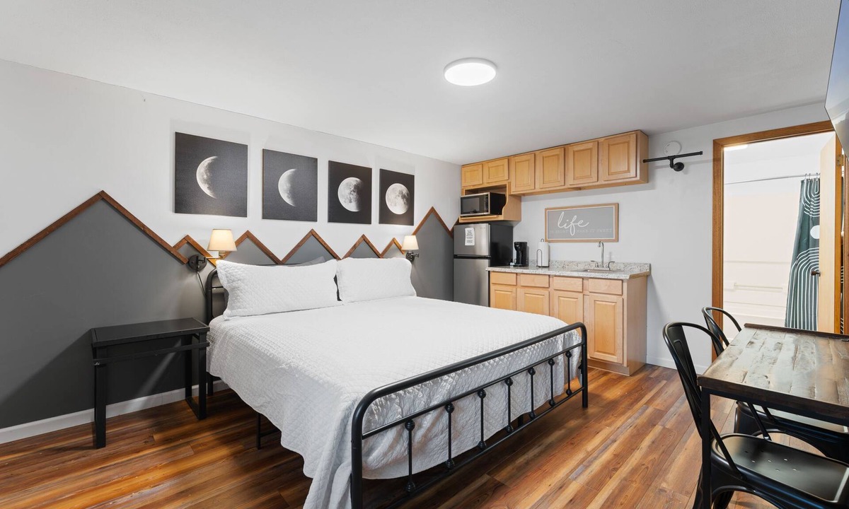 Wears Valley Apartment | Meadow View | King Suite for 2 | Wears Valley