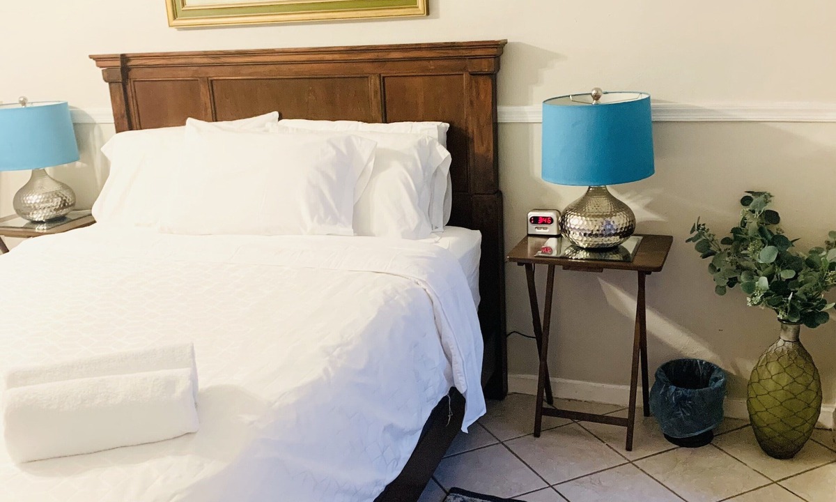 Port Canaveral House | MERMAID’S COVE*Cozy condo two blocks from the beach