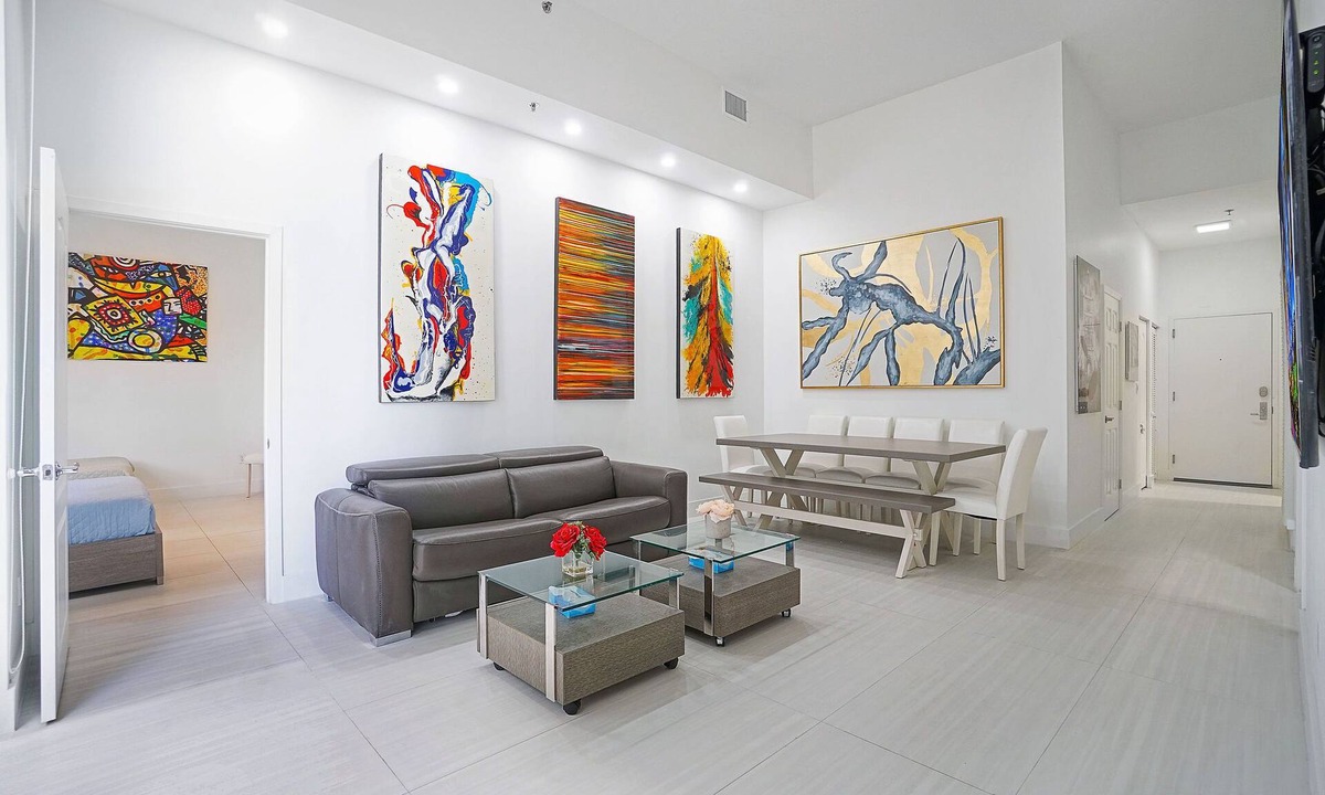 Brickell Condo | Miami Brickell 4 Bedrooms High Ceiling loft at the pools & Jacuzzi