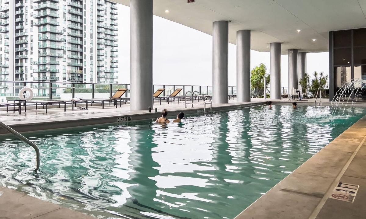 Town Square Condo | Miami Modern - Lux Amenities, Pool & Parking