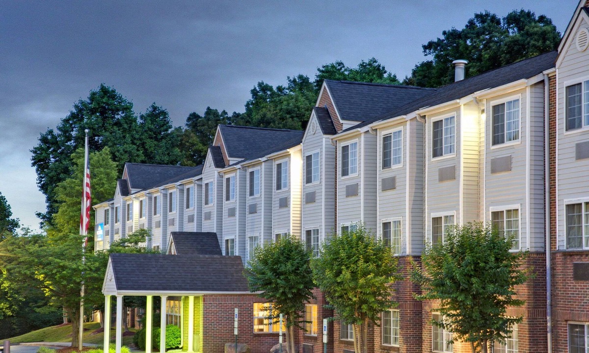 University Place Hotel | Microtel Inn by Wyndham Charlotte/University Place