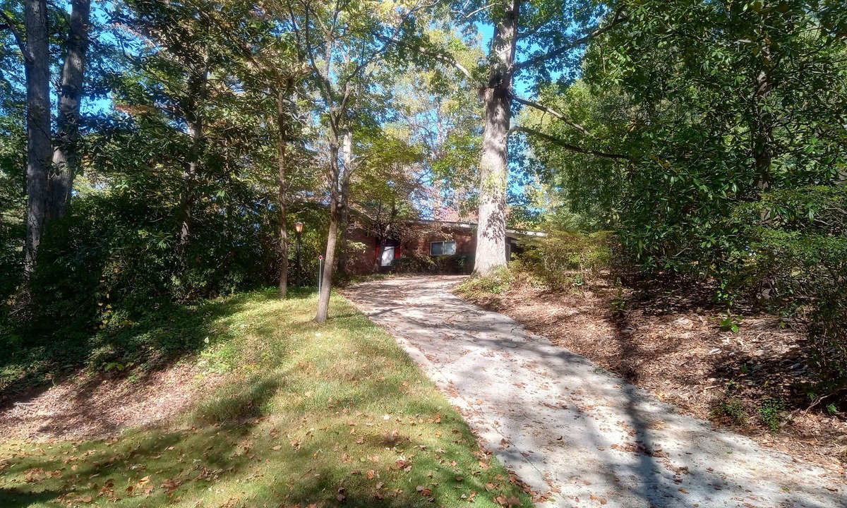 Atlanta House | Mid Century Modern Emory House 4 bed 3 bath