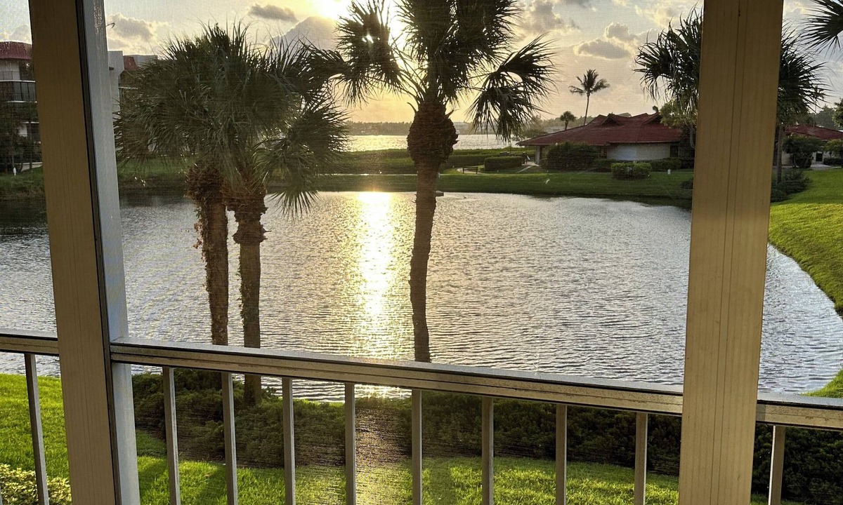 Hypoluxo Condo | Midterm Rental of art deco styled condo with Intracoastal view + access.