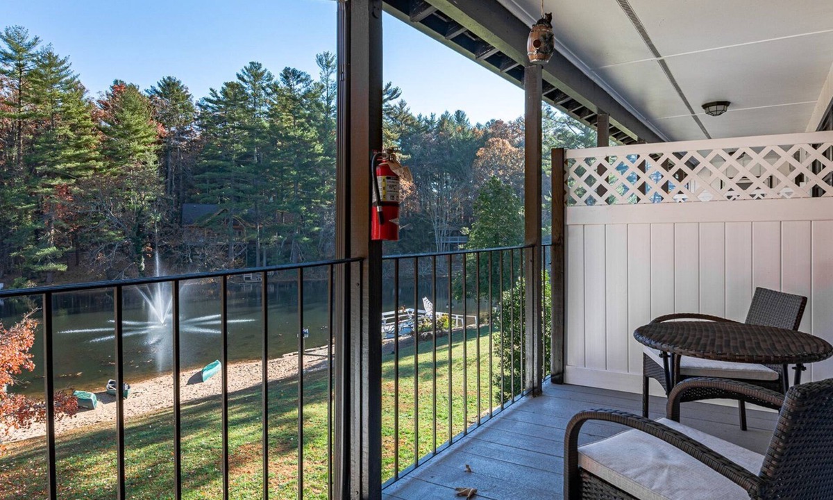 Flat Rock House | Mill House Lodge Condo