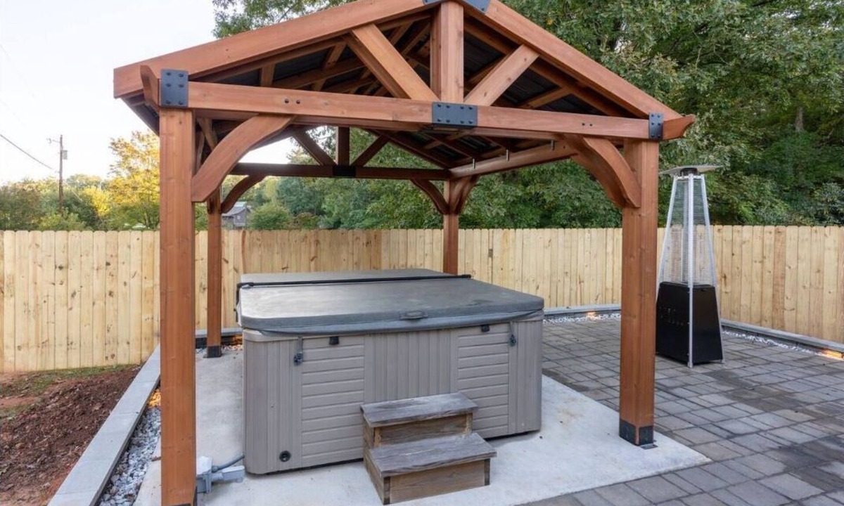 Skyland House | Minutes from downtown, Pisgah National Forest, Blue Ridge Parkway & Arboretum