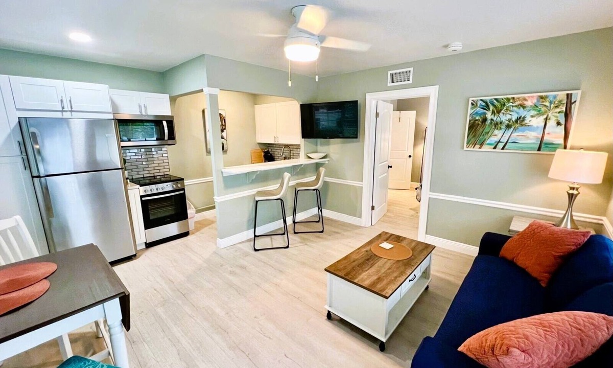 Parrot Cove Apartment | Modern 1 bedroom villa just five minutes to the beach!