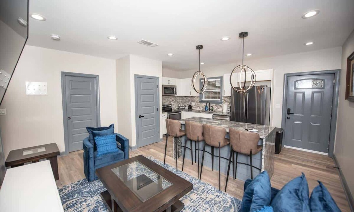 Dawsonville House | Modern 2 bedroom APT 4 bed min FROM Dawnsonville