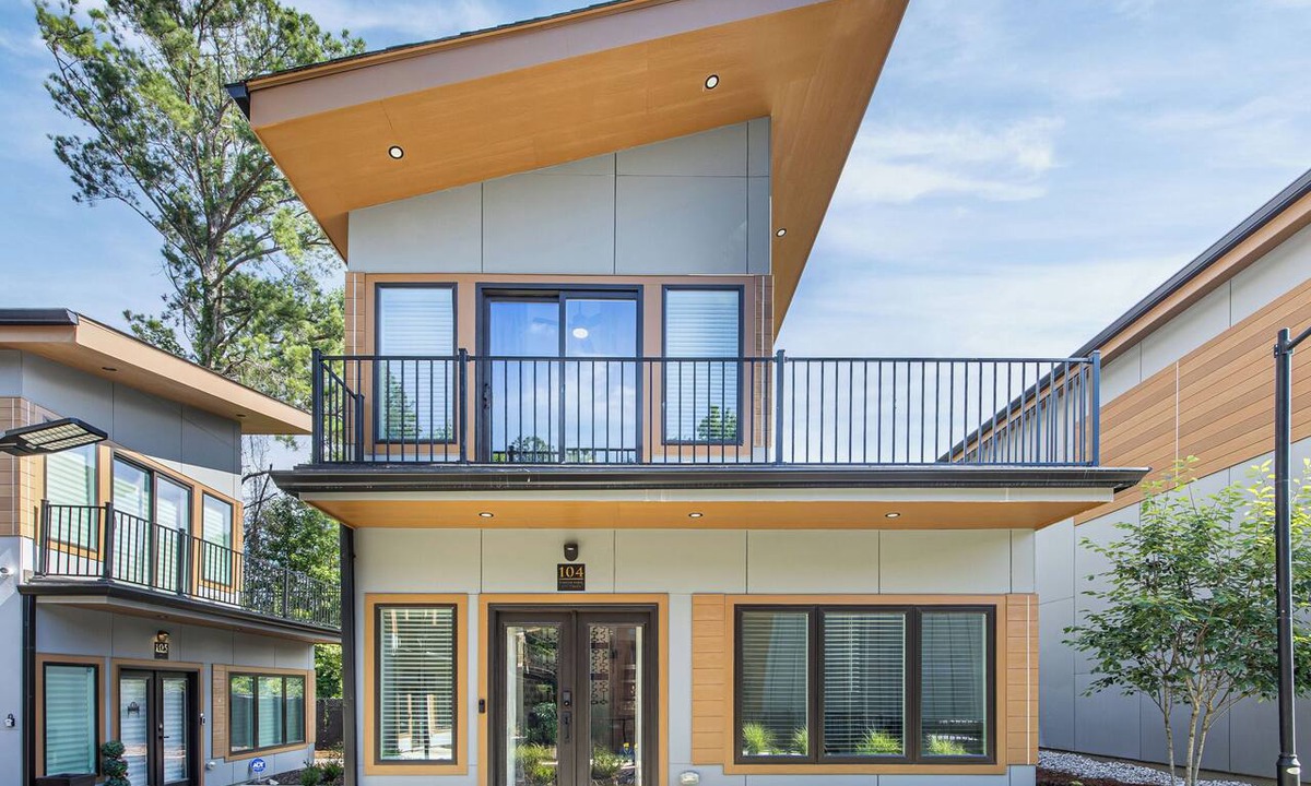 Union City House | Modern 2BR Getaway - Sleeps 6 Coffee Shop EV Charger Easy Airport Access
