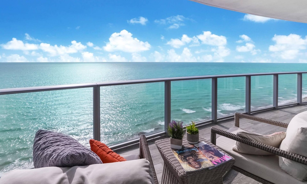 Hollywood South Central Beach Condo | Modern 3 BDR Ocean Front at LYFE RESORT
