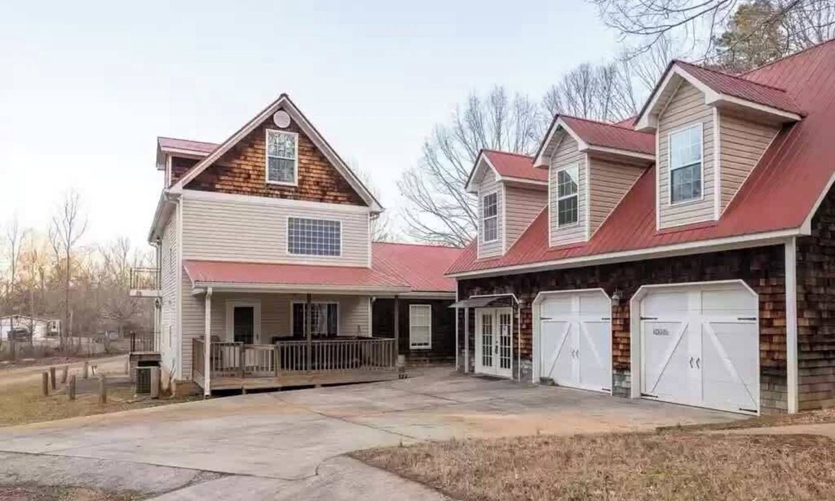 Gainesville Cottage | Modern 3 bedroom home 10min DTown Gainesville