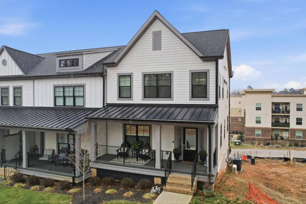 Waxhaw House | Modern 3BR Steps to Downtown Waxhaw