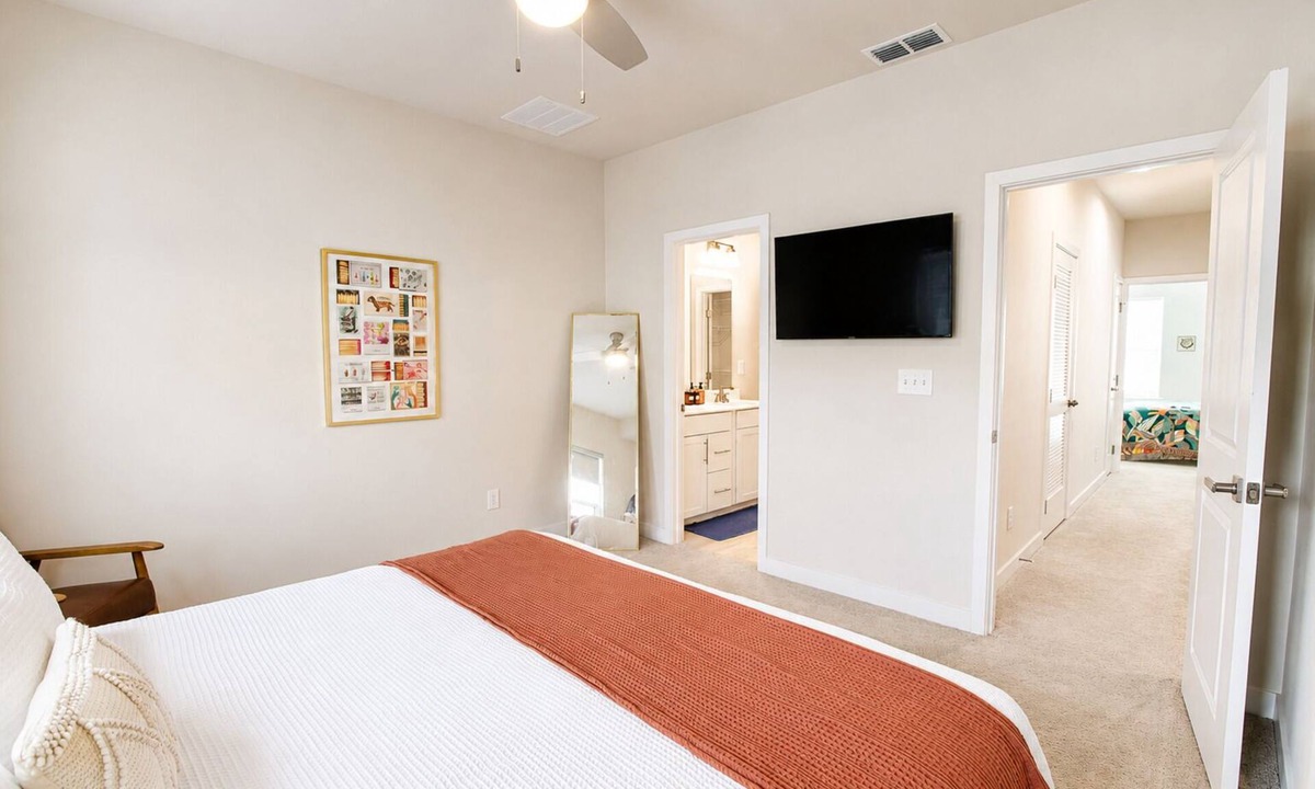 North Charlotte House | Modern 4 bed/5 bath NoDa Townhome w/Rooftop Patio