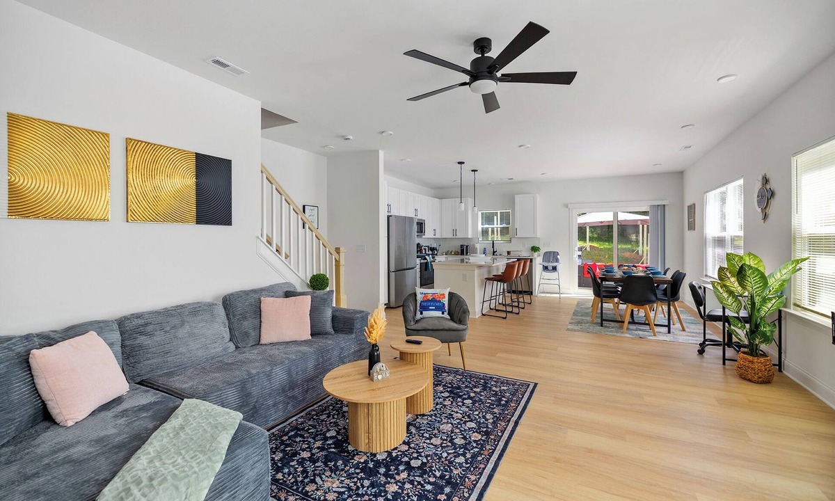 Ponderosa - Wingate House | Modern 4BR Home/Hot Tub Game Room Fenced