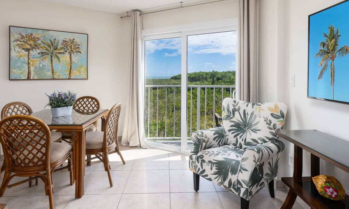 Tavernier Condo | Modern and Coastal Ocean Pointe 2307