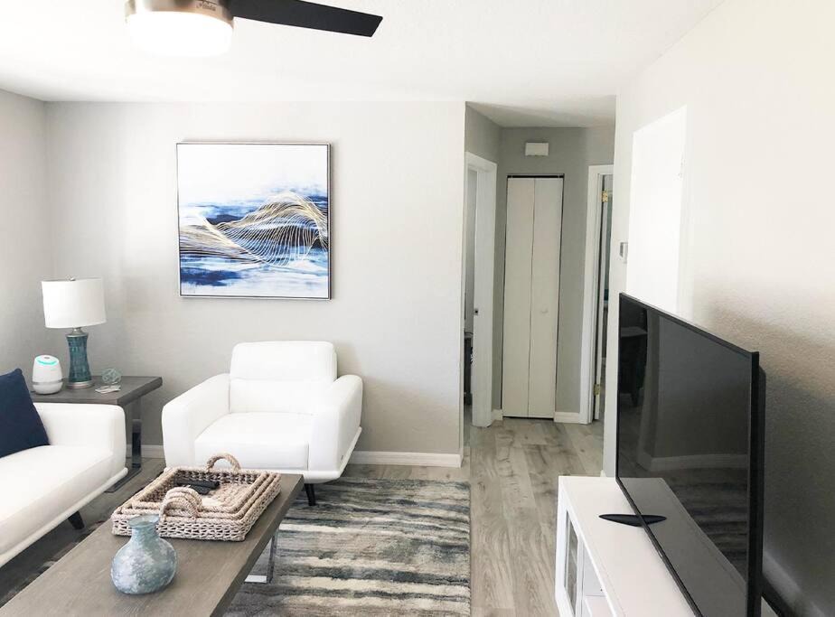 Solana Apartment | Modern Apartment - 2 of 4