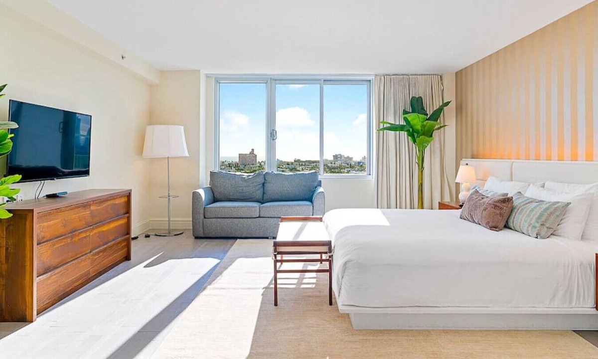 West Avenue Condo | Modern City Studio on High Floor with Ocean view, pool, gym, spa access