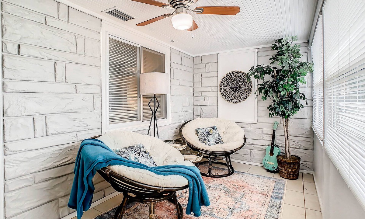 United Central House | Modern, Clean & Cozy