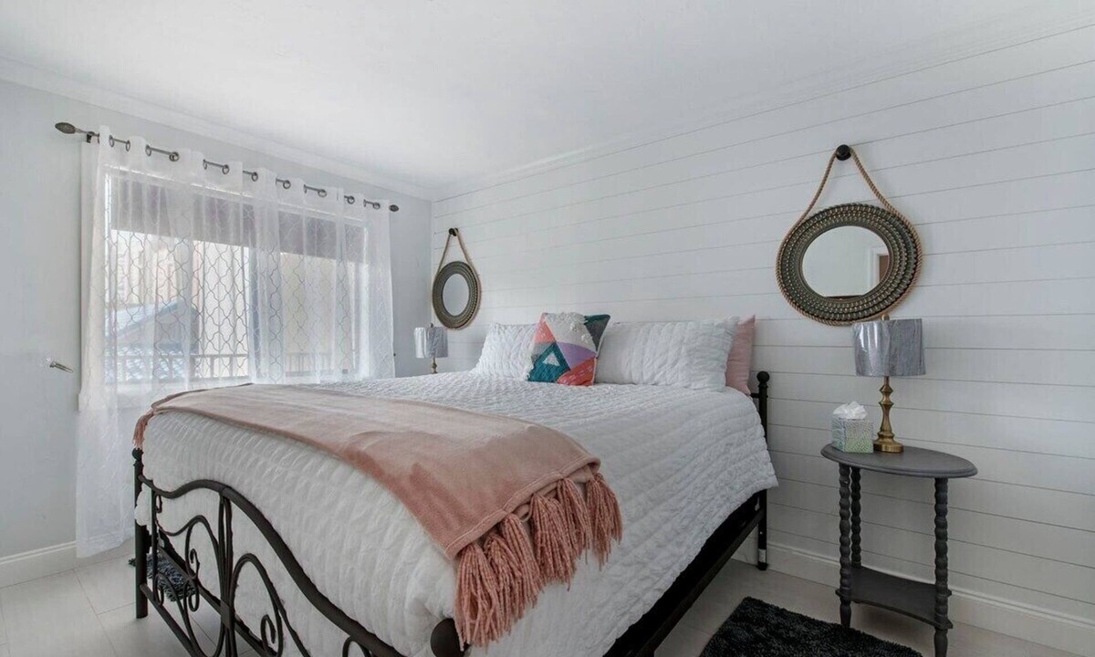 Vanderbilt Beach Condo | Modern Condo With Pool Steps From Vanderbilt Beach