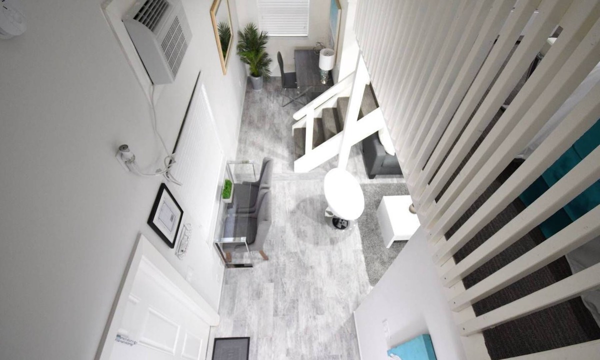 Hollywood Apartment | Modern Deluxe Loft Hollywood Beach Unit # 8