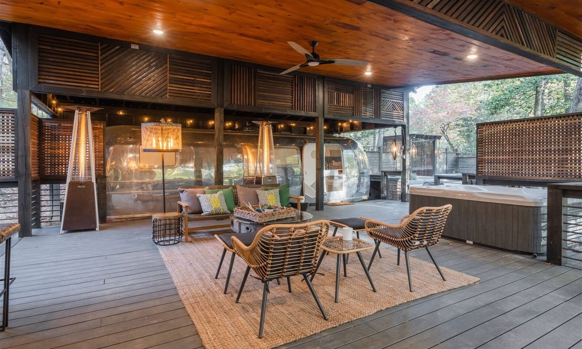 Cashes Valley Cabin | Modern elegance to outdoor living, surround yourselves in the perfect combinatio