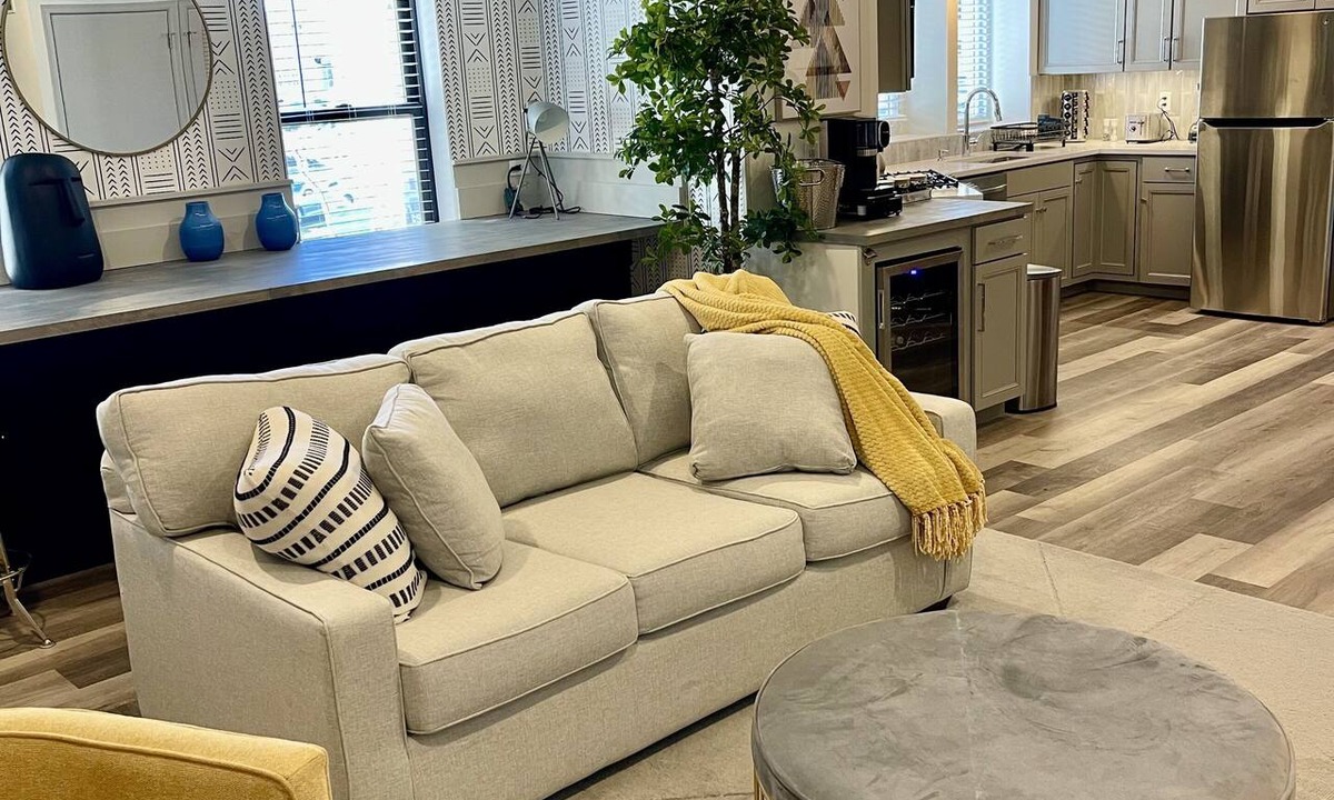 Trenton Apartment | Modern Fully Renovated Suite in Downtown Trenton