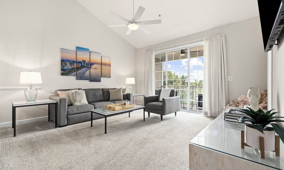 North Myrtle Beach Villa | Modern Golf-View Condo Barefoot Resort Amazing Pools Premium Beach Gear