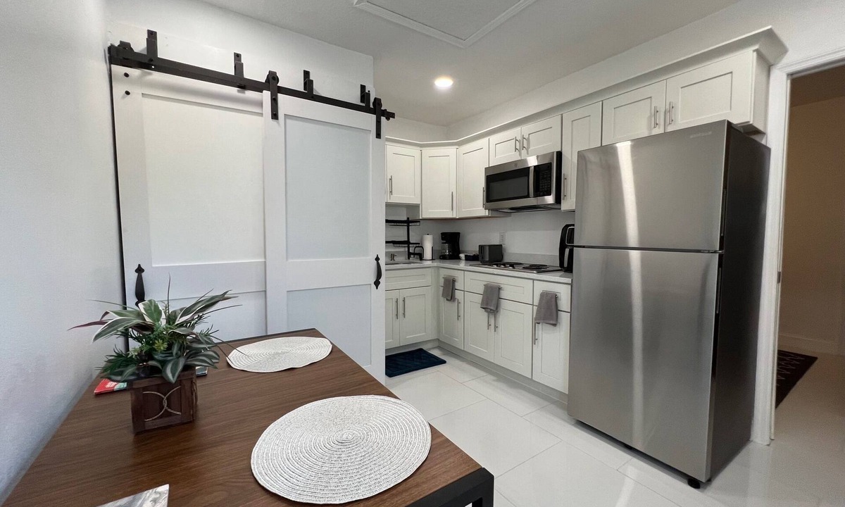 Winter Springs Apartment | Modern Guest Studio 15 mins from SFB Airport