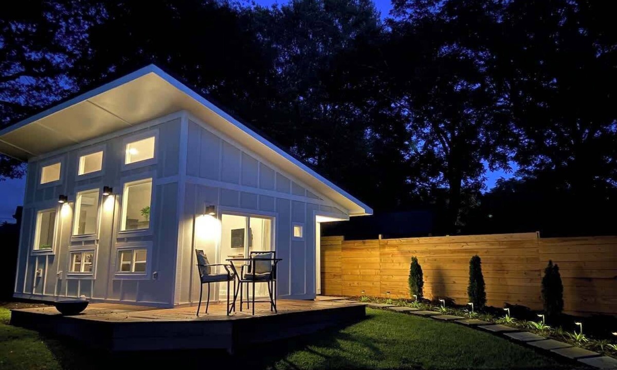 Travelers Rest House | Modern guesthouse in downtown TR