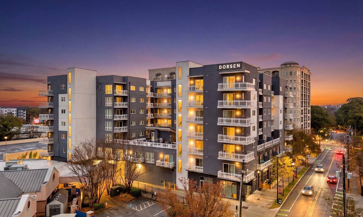 SoNo Apartment | Modern King Studio Downtown ATL Apartment