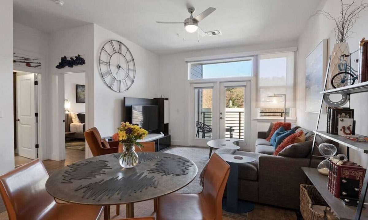 Downtown Asheville Condo | Modern Luxury in Downtown AVL - Free Parking - Condo 205