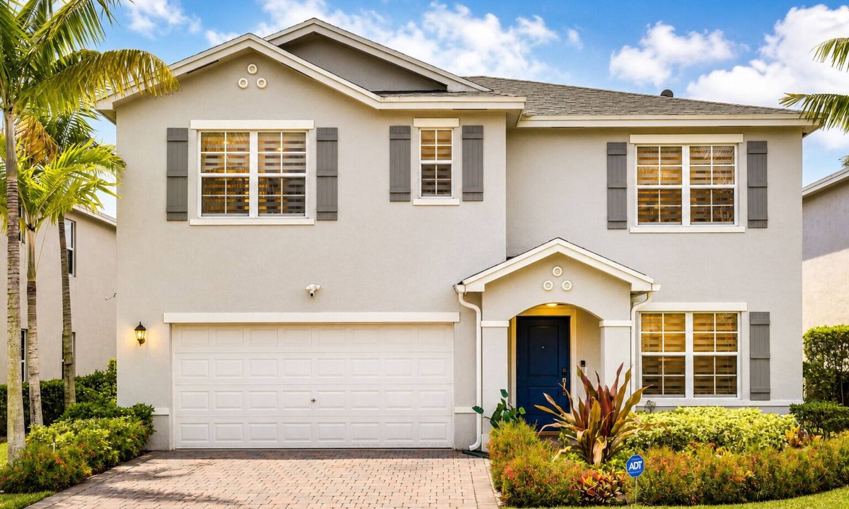 Miami Gardens House | Modern Miami Home - Sleeps 12 - Near Hard Rock