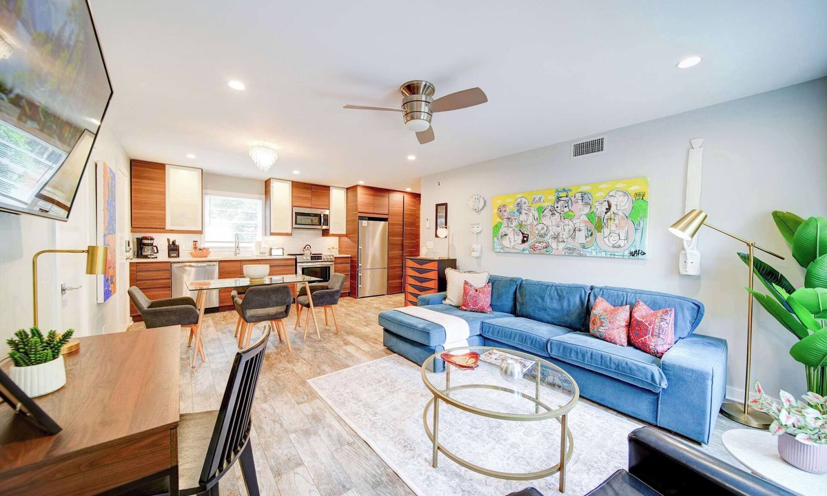 Cherry Condo | Modern Myers Park 1BR · Ground Floor · Free Parking · near Atrium CMC & Uptown