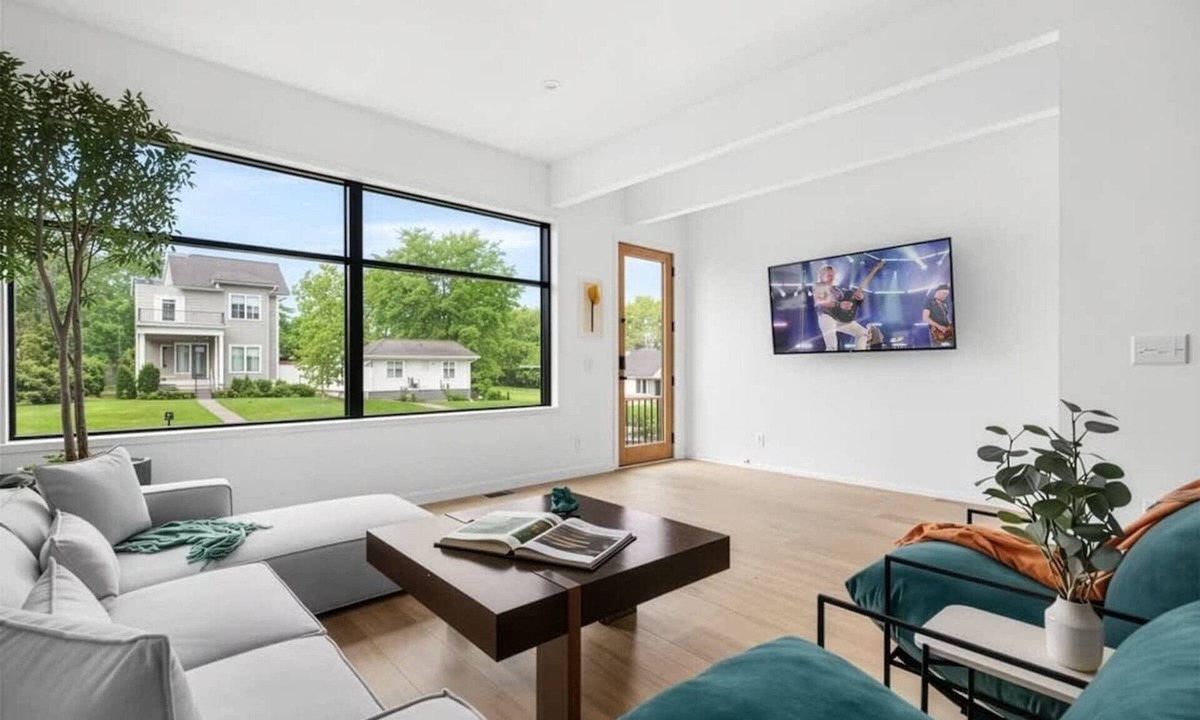 Hadley - Washington House | Modern Palette - Private Patio - Mins to Broadway