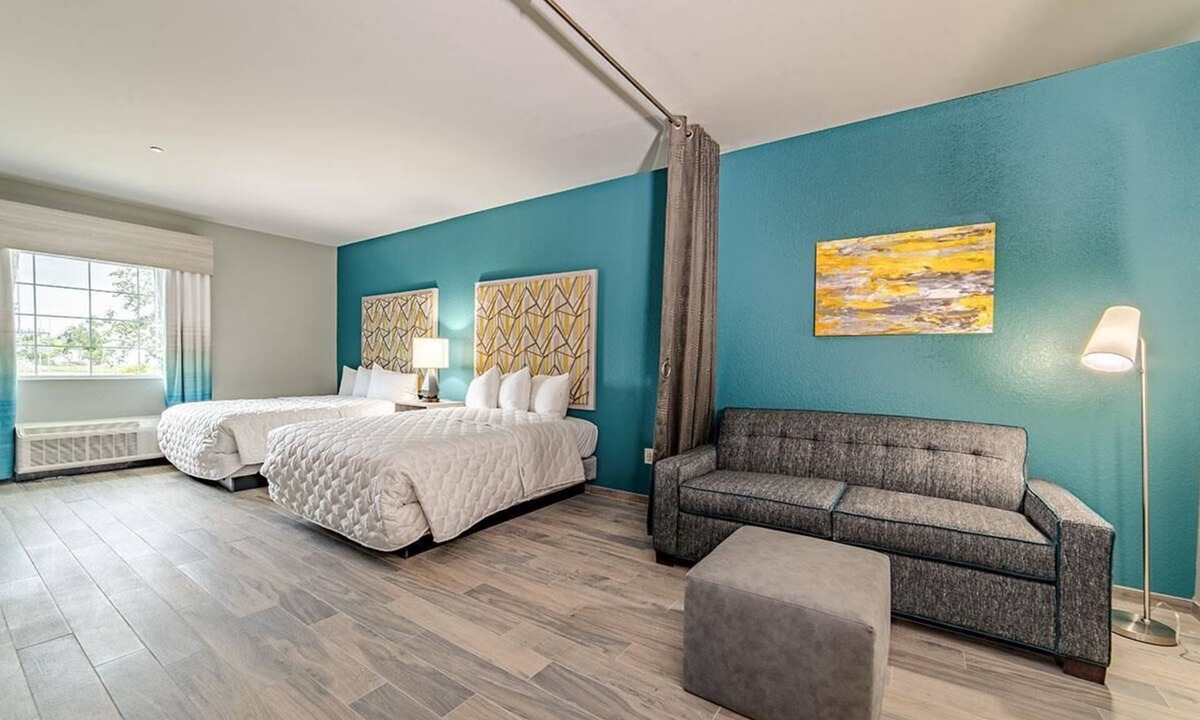 Everglades City Hotel | Modern Queen ADA Hotel Suite