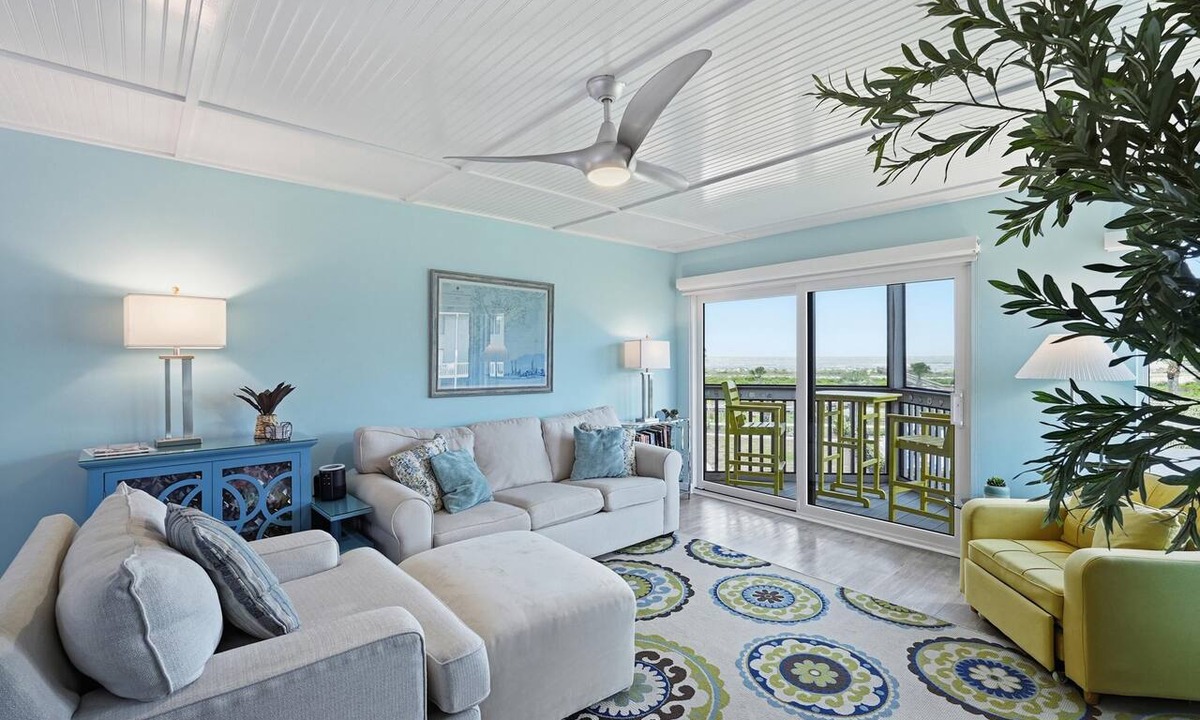 Oceanmarsh Subdivision Condo | Modern, renovated condo on Harbor Island!
