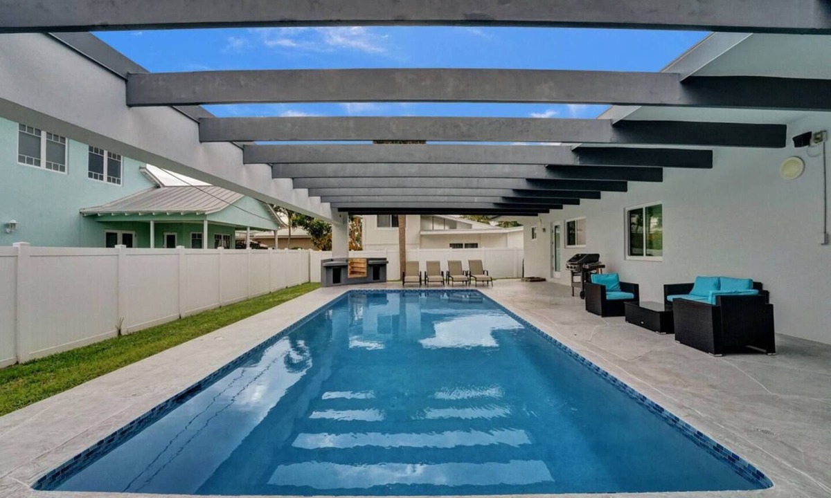 Lighthouse Point Apartment | Modern Retreat in Lighthouse Point!