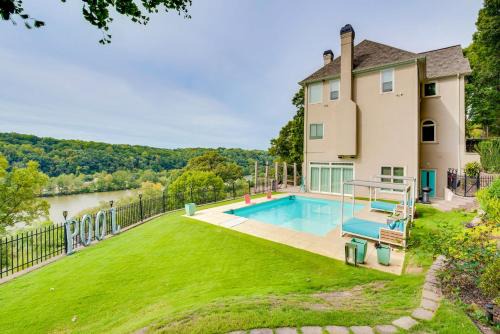 Roswell Apartment | Modern Retreat w/River View in Roswell!