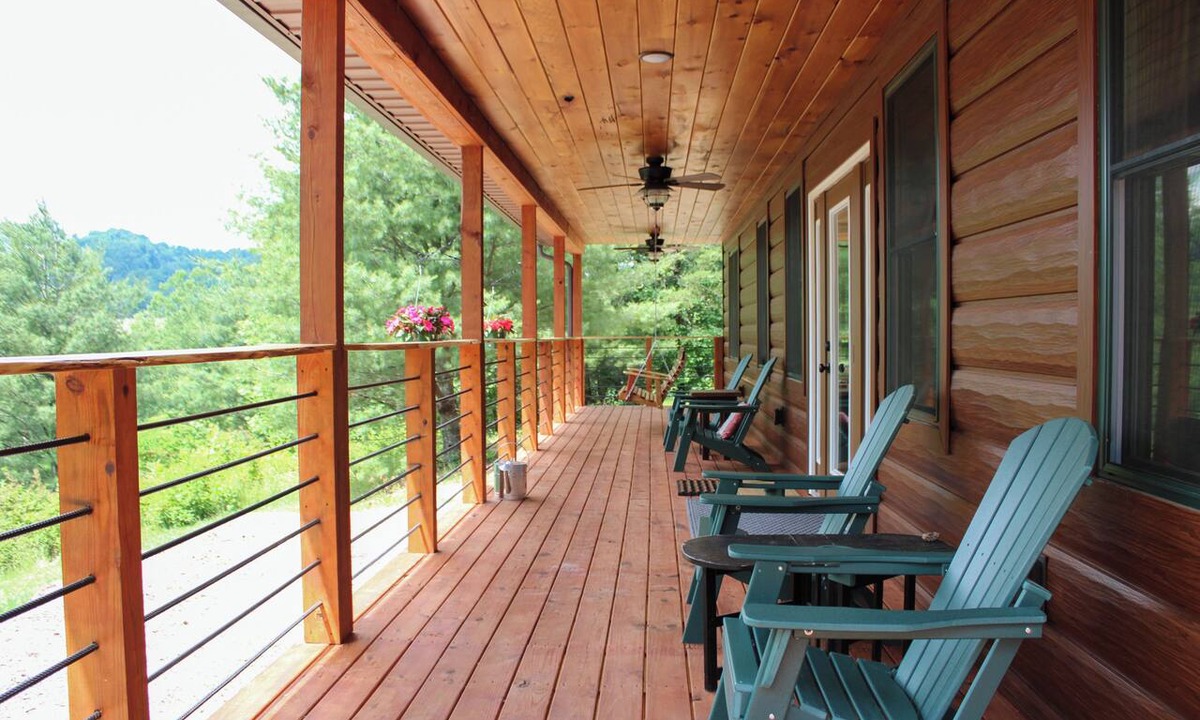 Butler Cabin | Modern & Rustic ‘The Hidden Cabin’ 1 Mi to Lake!