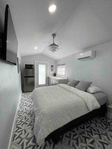 Egypt Lake-Leto Apartment | modern Tiny Home Tampa
