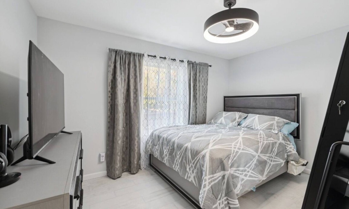 North Brunswick Bed & Breakfast | Modern 1-bedroom bed & breakfast in a new construction North Brunswick Township