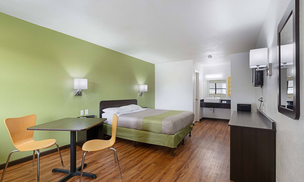 Tyner Hotel | Motel 6 Chattanooga, TN