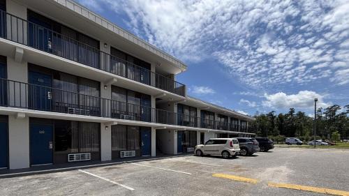 Conway Hotel | Motel 6 Conway, SC