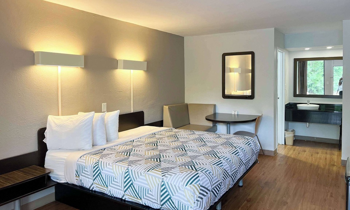 Newnan Hotel | Motel 6 Newnan, GA