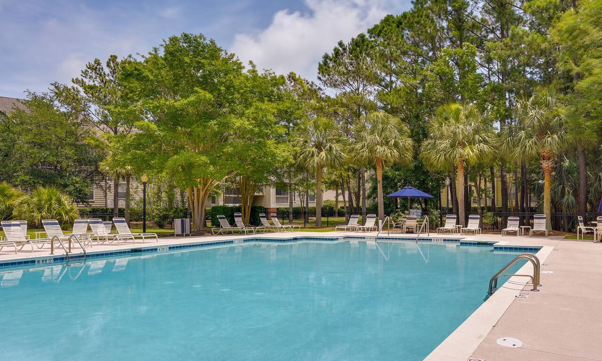 Seaside Farms Condo | Mount Pleasant Condo w/Pool & Bikes: Near Beach!