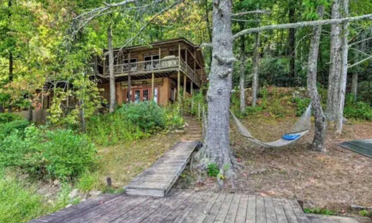 Mountain Rest House | Mountain Cabin w/Hot Tub + Pvt. Deck!