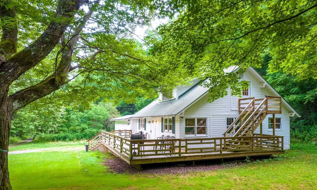 Sylva Cabin | Mountain Creek - Spacious, Creekside Mountain Home, Great Fishing!