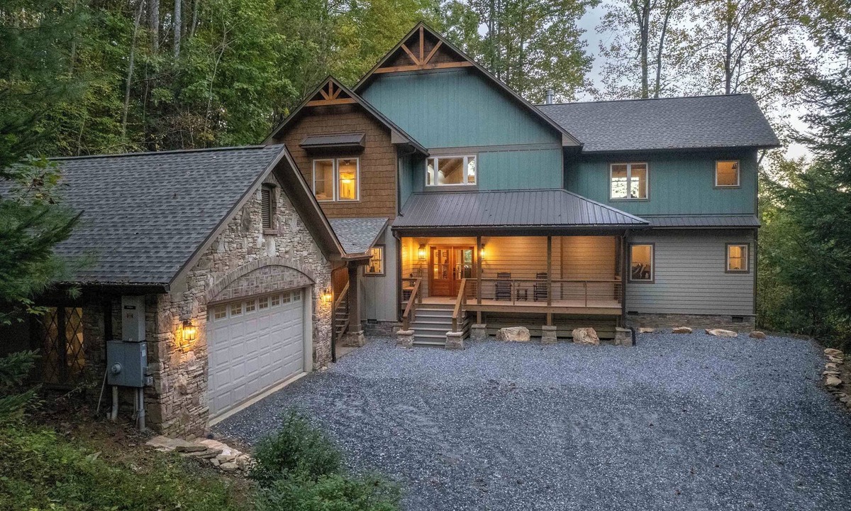 Whittier Cabin | Mountain Creek View-Hot Tub - Views - Gas Firepit
