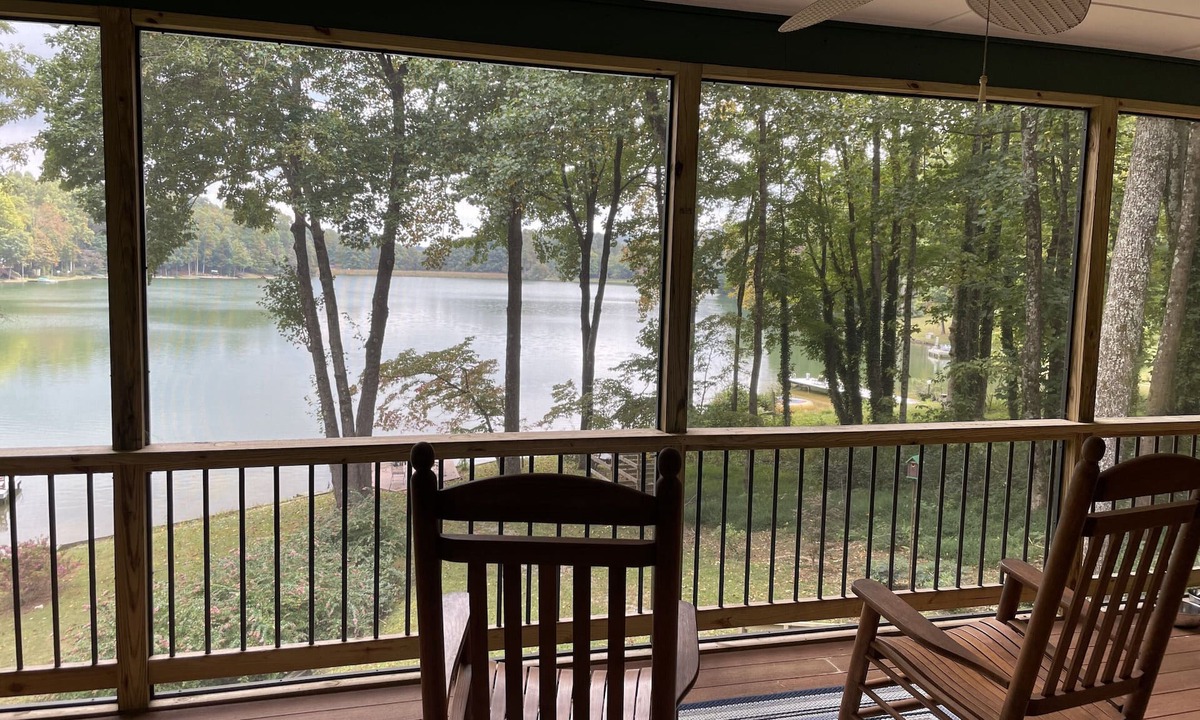 Saluda House | Mountain House on Private Lake